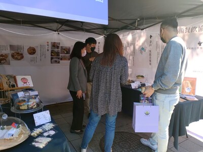 LINE_ALBUM_20211129 高教深耕成果展-朱銘計畫案(B)_220519_24