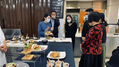 LINE_ALBUM_2021 11 25高教成果展～餐飲藝術協奏曲_220519_31