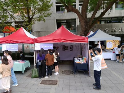 LINE_ALBUM_20211129 高教深耕成果展-朱銘計畫案(B)_220519_6