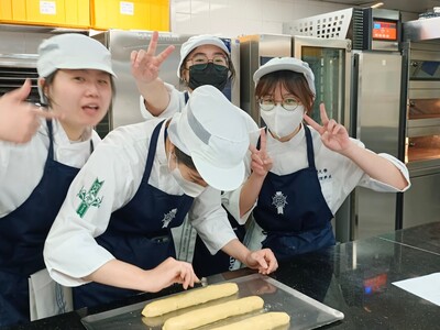 LINE_ALBUM_213 烘焙組實作_250217_5 - 複製圖片